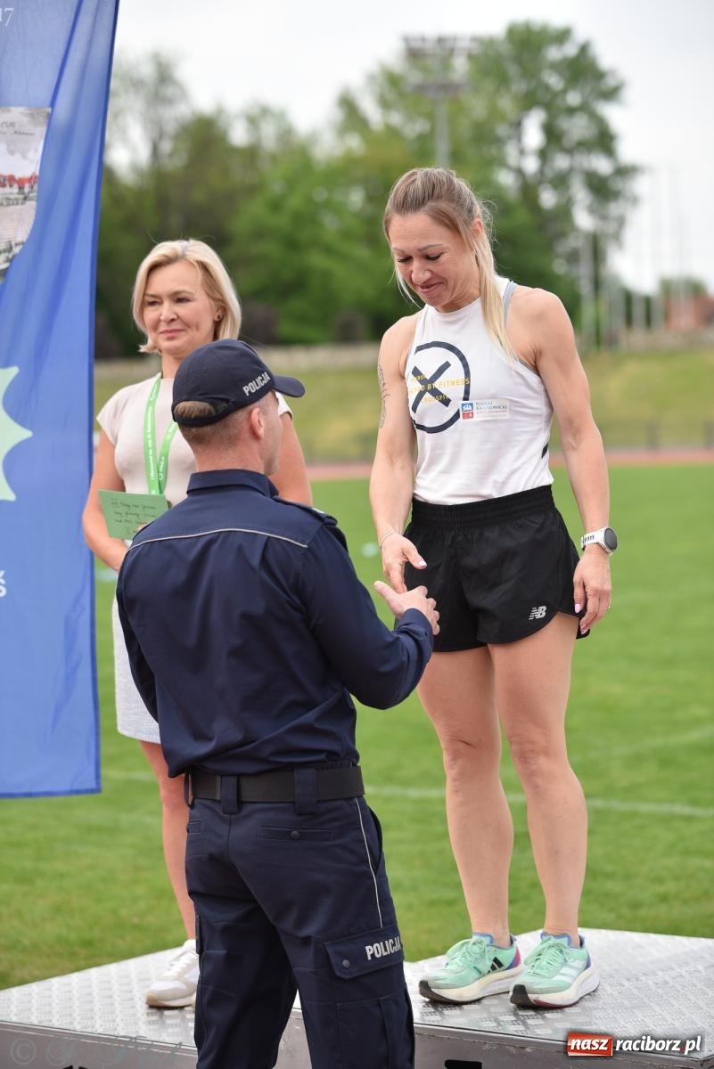 Zdjęcie w galerii na portalu naszraciborz.pl: XVI Bieg bez Granic i piłkarski turniej drużyn mundurowych [FOTO] wiadomości z regionu