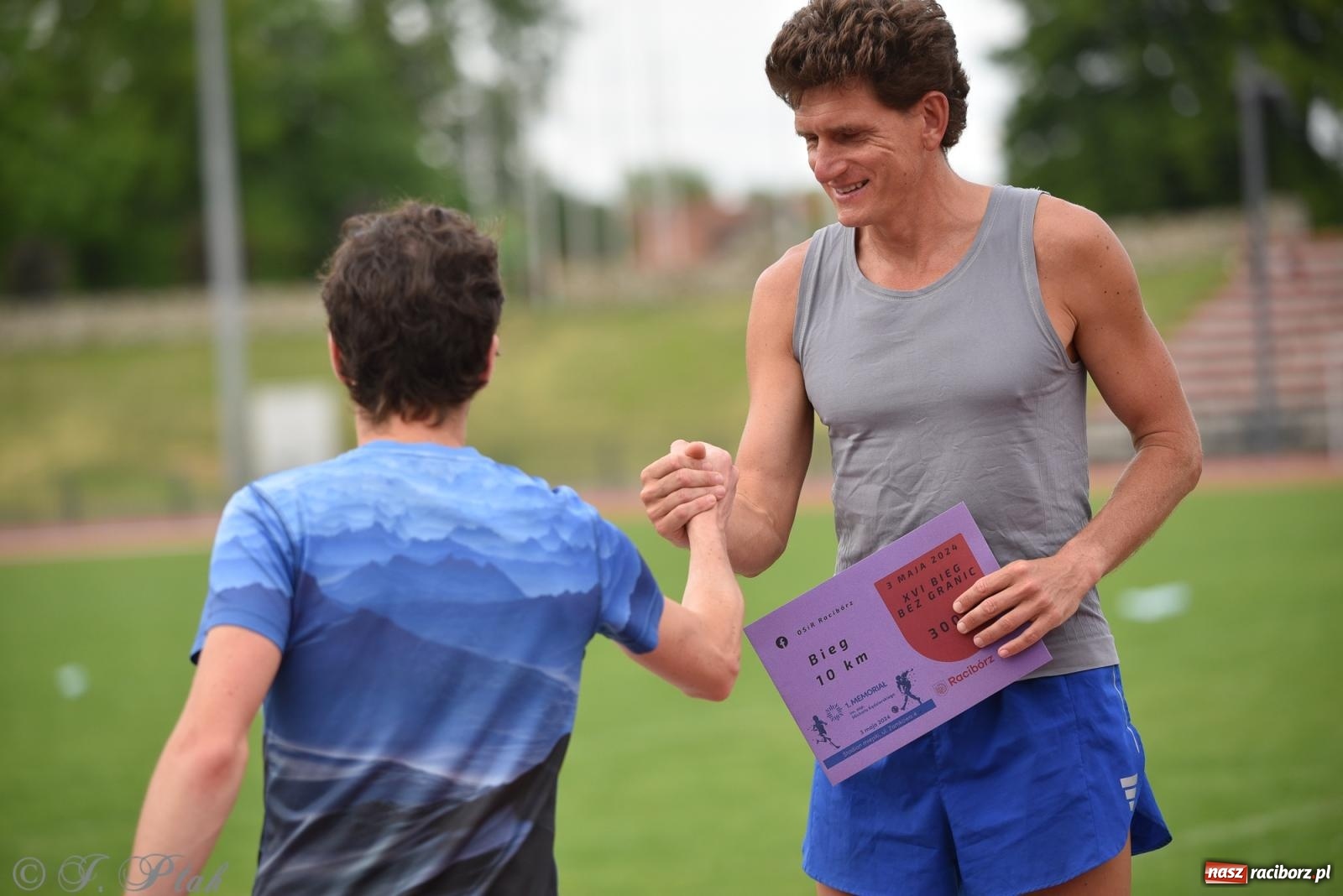 Zdjęcie w galerii na portalu naszraciborz.pl: XVI Bieg bez Granic i piłkarski turniej drużyn mundurowych [FOTO] wiadomości z regionu