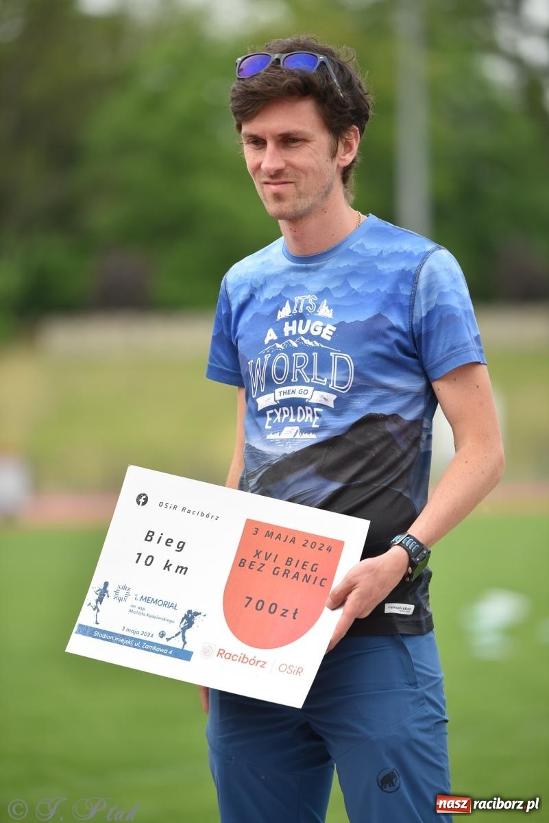 Zdjęcie w galerii na portalu naszraciborz.pl: XVI Bieg bez Granic i piłkarski turniej drużyn mundurowych [FOTO] wiadomości z regionu