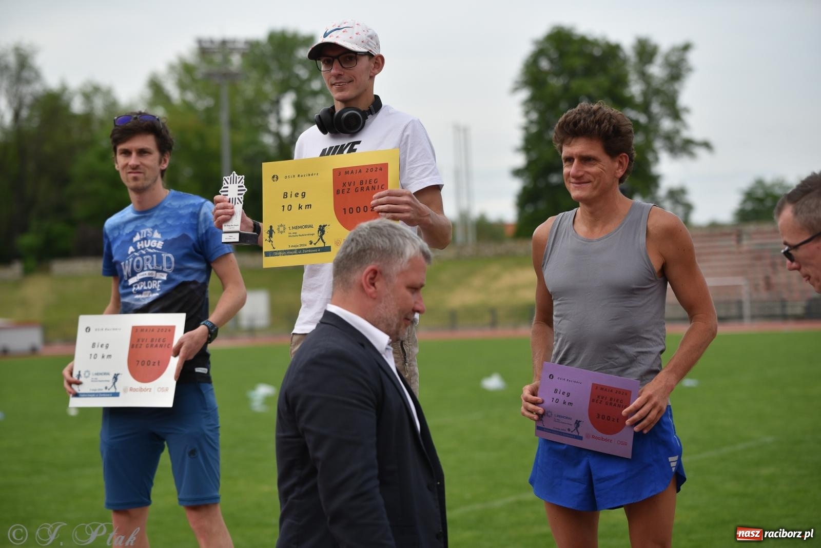 Zdjęcie w galerii na portalu naszraciborz.pl: XVI Bieg bez Granic i piłkarski turniej drużyn mundurowych [FOTO] wiadomości z regionu