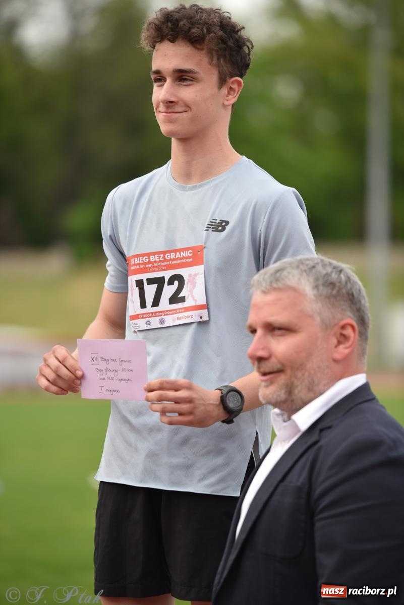 Zdjęcie w galerii na portalu naszraciborz.pl: XVI Bieg bez Granic i piłkarski turniej drużyn mundurowych [FOTO] wiadomości z regionu