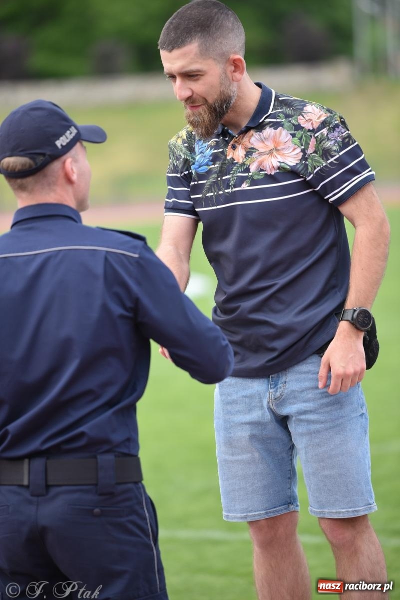 Zdjęcie w galerii na portalu naszraciborz.pl: XVI Bieg bez Granic i piłkarski turniej drużyn mundurowych [FOTO] wiadomości z regionu