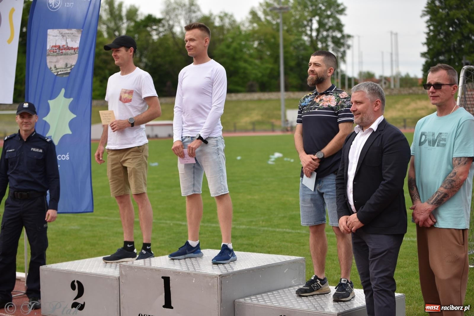 Zdjęcie w galerii na portalu naszraciborz.pl: XVI Bieg bez Granic i piłkarski turniej drużyn mundurowych [FOTO] wiadomości z regionu