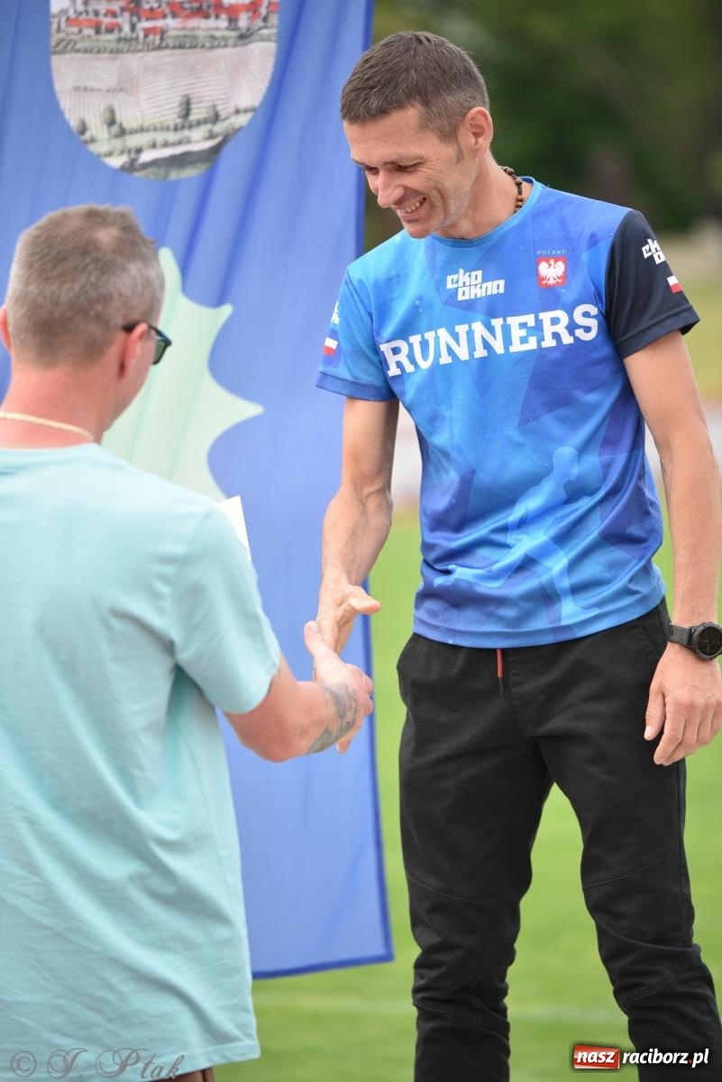 Zdjęcie w galerii na portalu naszraciborz.pl: XVI Bieg bez Granic i piłkarski turniej drużyn mundurowych [FOTO] wiadomości z regionu
