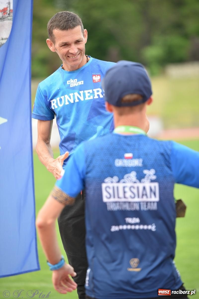 Zdjęcie w galerii na portalu naszraciborz.pl: XVI Bieg bez Granic i piłkarski turniej drużyn mundurowych [FOTO] wiadomości z regionu