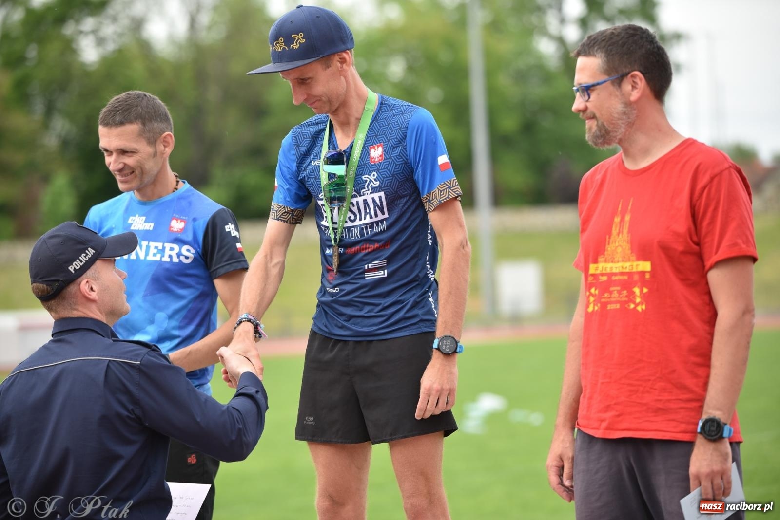 Zdjęcie w galerii na portalu naszraciborz.pl: XVI Bieg bez Granic i piłkarski turniej drużyn mundurowych [FOTO] wiadomości z regionu