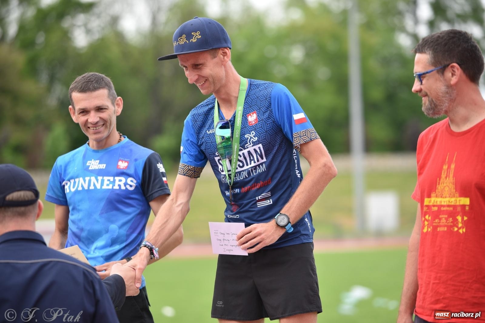 Zdjęcie w galerii na portalu naszraciborz.pl: XVI Bieg bez Granic i piłkarski turniej drużyn mundurowych [FOTO] wiadomości z regionu
