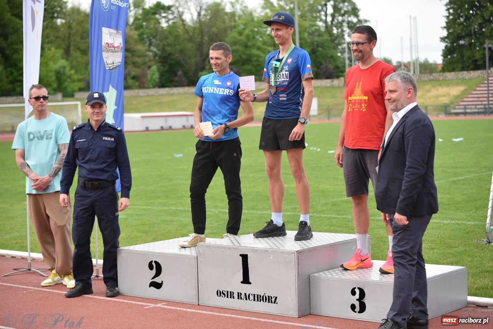 Zdjęcie w galerii na portalu naszraciborz.pl: XVI Bieg bez Granic i piłkarski turniej drużyn mundurowych [FOTO] wiadomości z regionu
