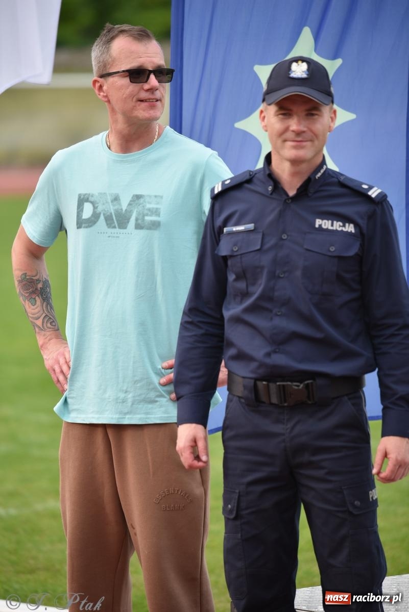 Zdjęcie w galerii na portalu naszraciborz.pl: XVI Bieg bez Granic i piłkarski turniej drużyn mundurowych [FOTO] wiadomości z regionu