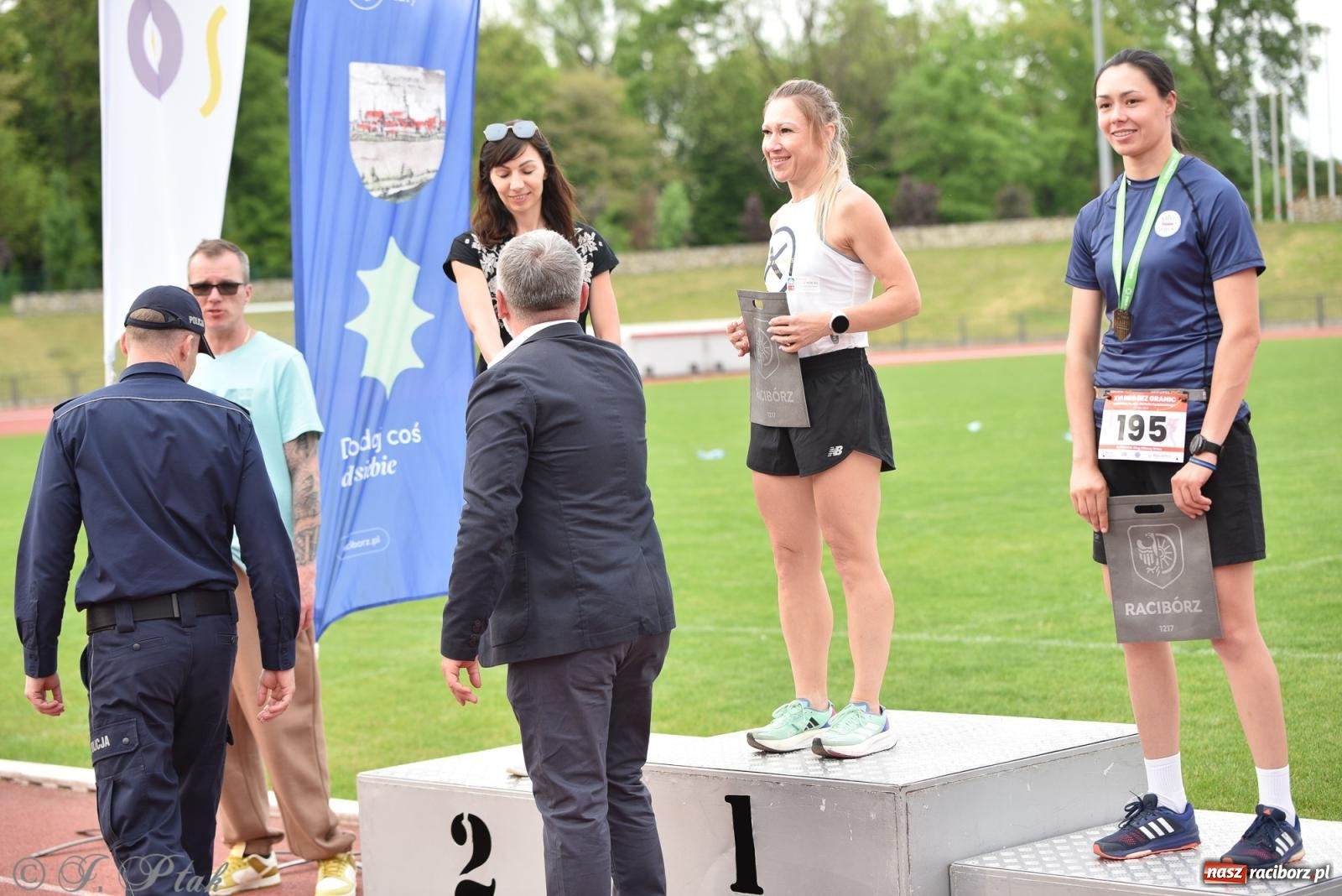 Zdjęcie w galerii na portalu naszraciborz.pl: XVI Bieg bez Granic i piłkarski turniej drużyn mundurowych [FOTO] wiadomości z regionu