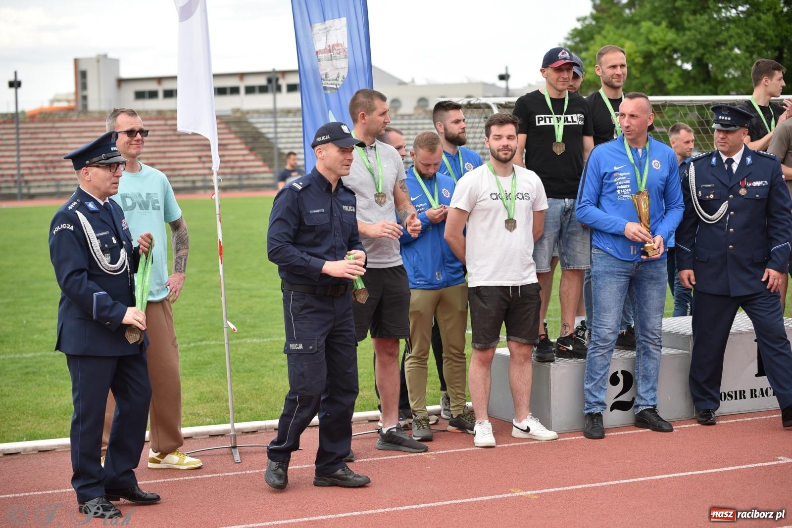 Zdjęcie w galerii na portalu naszraciborz.pl: XVI Bieg bez Granic i piłkarski turniej drużyn mundurowych [FOTO] wiadomości z regionu