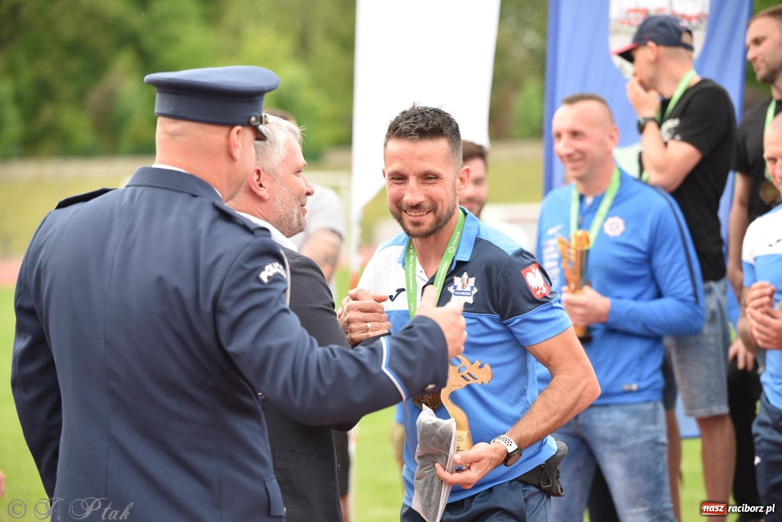 Zdjęcie w galerii na portalu naszraciborz.pl: XVI Bieg bez Granic i piłkarski turniej drużyn mundurowych [FOTO] wiadomości z regionu