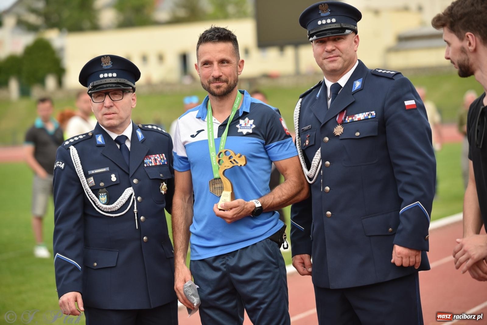 Zdjęcie w galerii na portalu naszraciborz.pl: XVI Bieg bez Granic i piłkarski turniej drużyn mundurowych [FOTO] wiadomości z regionu