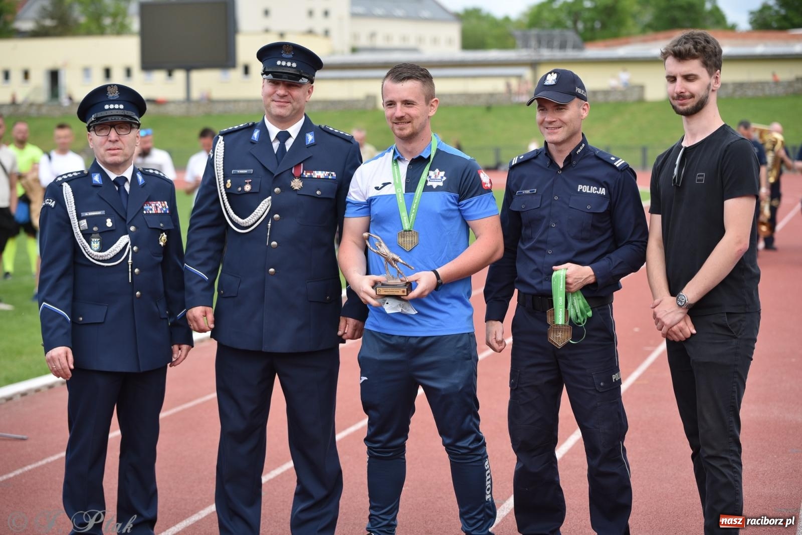 Zdjęcie w galerii na portalu naszraciborz.pl: XVI Bieg bez Granic i piłkarski turniej drużyn mundurowych [FOTO] wiadomości z regionu