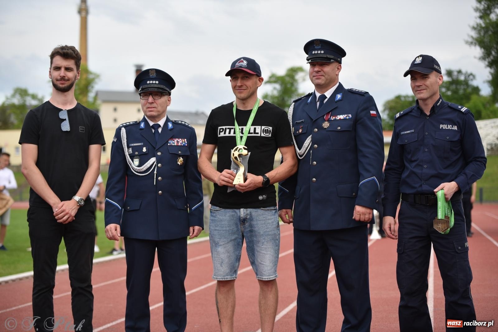 Zdjęcie w galerii na portalu naszraciborz.pl: XVI Bieg bez Granic i piłkarski turniej drużyn mundurowych [FOTO] wiadomości z regionu