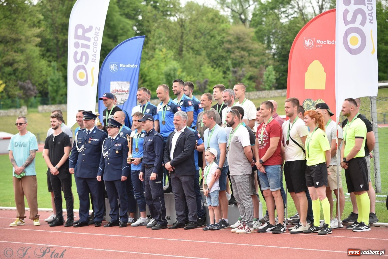 Zdjęcie w galerii na portalu naszraciborz.pl: XVI Bieg bez Granic i piłkarski turniej drużyn mundurowych [FOTO] wiadomości z regionu