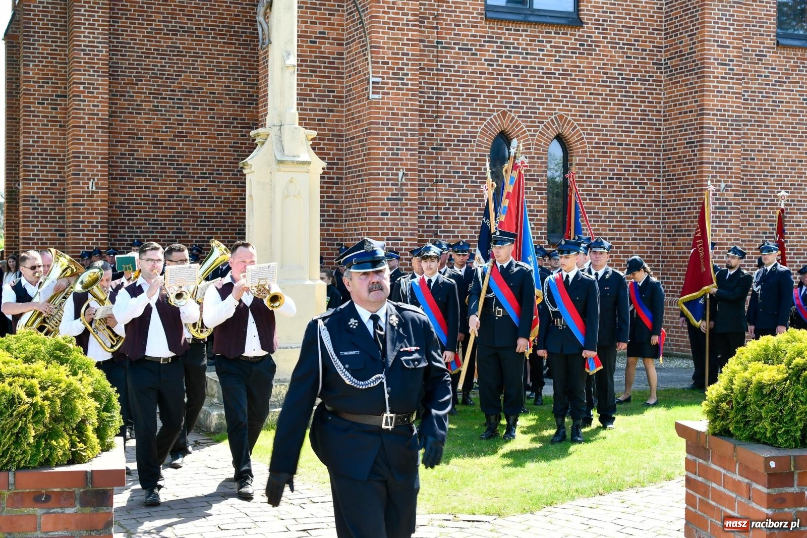 Zdjęcie w galerii na portalu naszraciborz.pl: Cyprzanowska OSP świętuje 140-lecie. Na urodziny dostała nowy wóz bojowy wiadomości z regionu