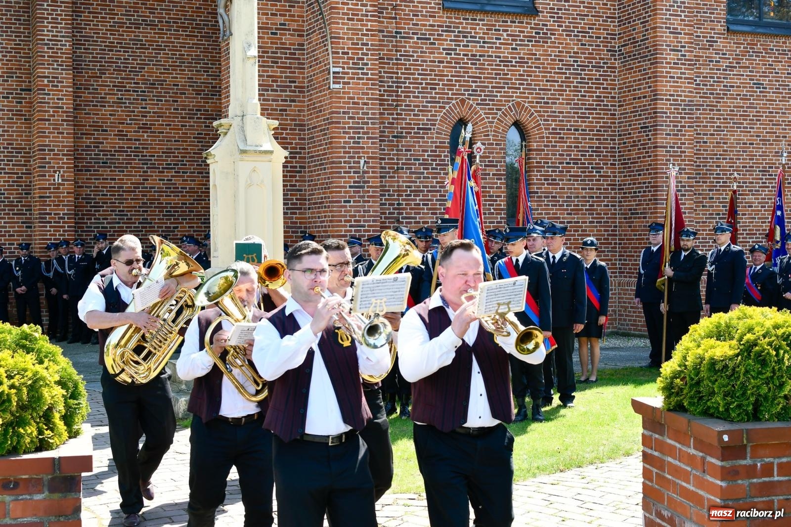 Zdjęcie w galerii na portalu naszraciborz.pl: Cyprzanowska OSP świętuje 140-lecie. Na urodziny dostała nowy wóz bojowy wiadomości z regionu