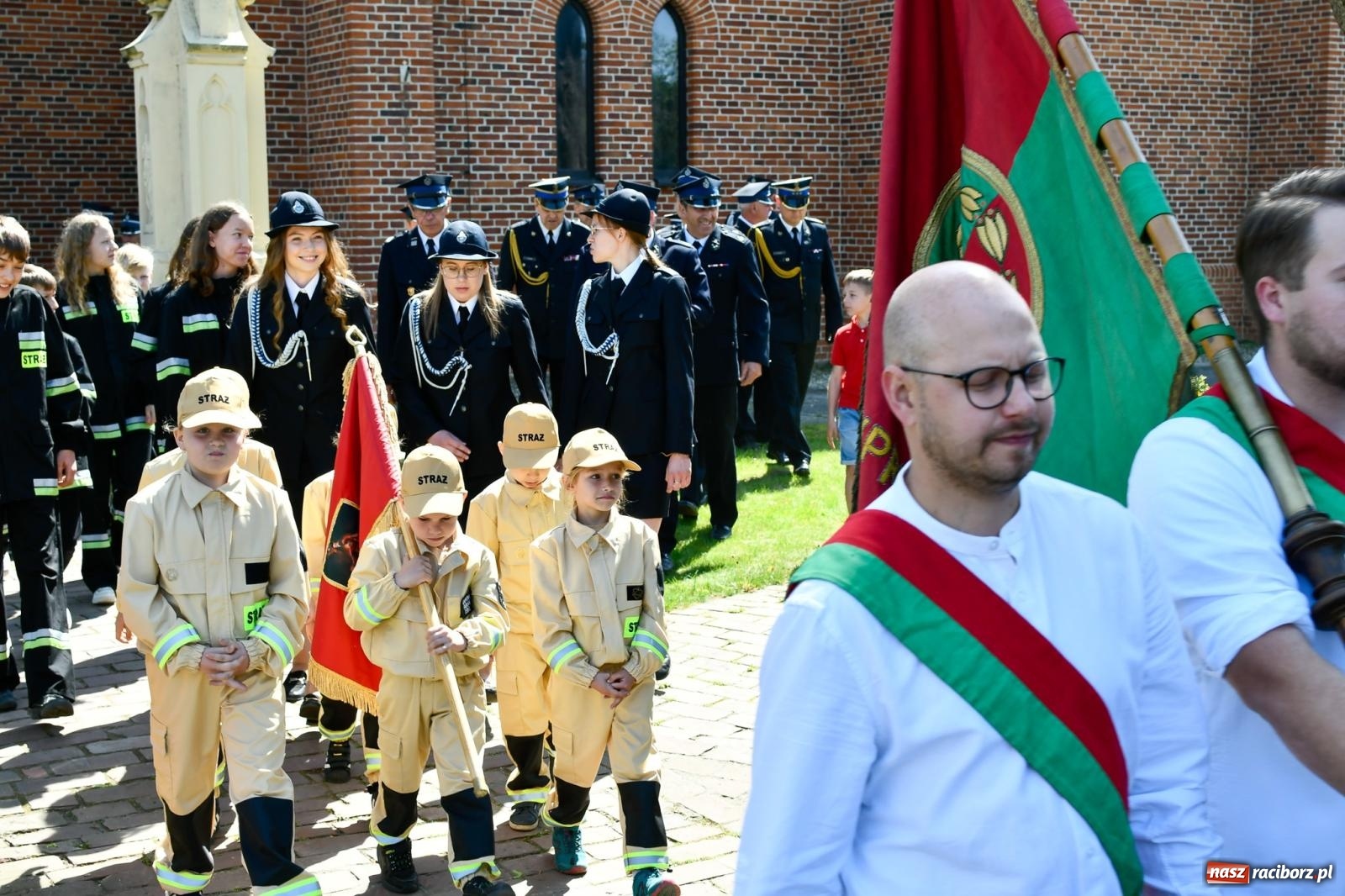 Zdjęcie w galerii na portalu naszraciborz.pl: Cyprzanowska OSP świętuje 140-lecie. Na urodziny dostała nowy wóz bojowy wiadomości z regionu