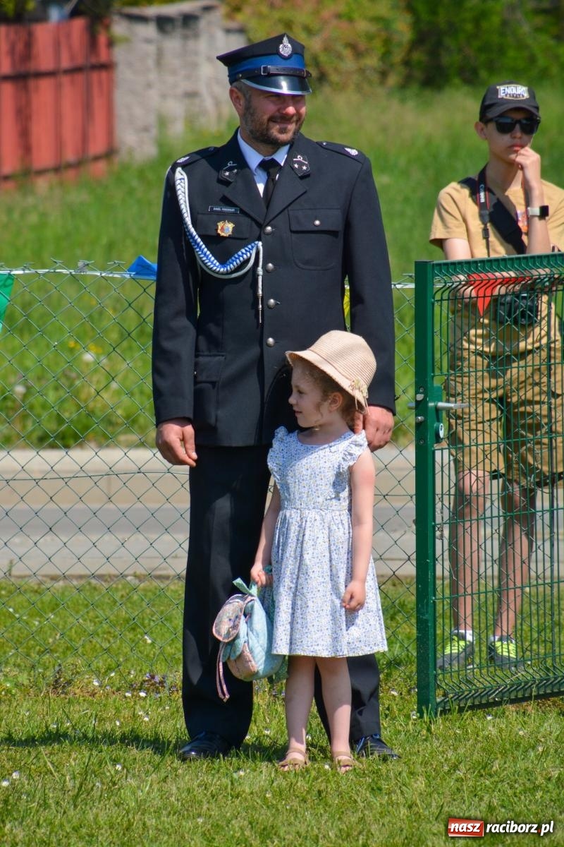 Zdjęcie w galerii na portalu naszraciborz.pl: Cyprzanowska OSP świętuje 140-lecie. Na urodziny dostała nowy wóz bojowy wiadomości z regionu
