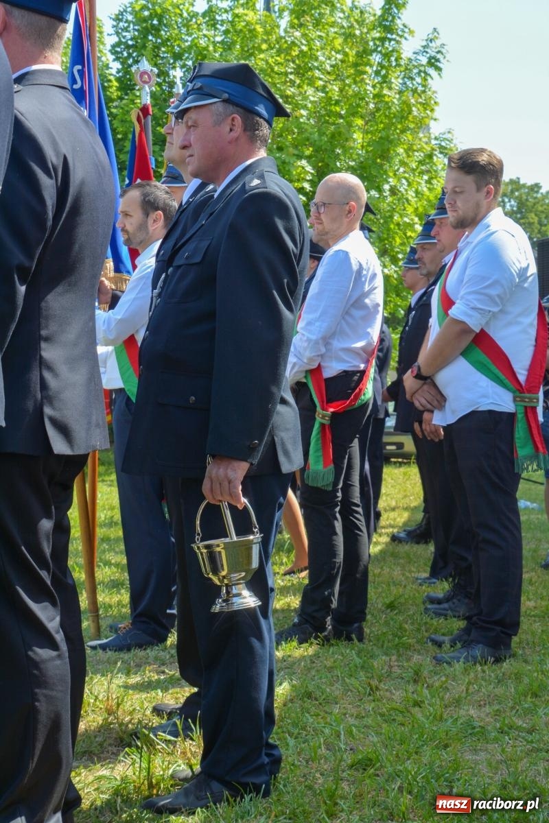 Zdjęcie w galerii na portalu naszraciborz.pl: Cyprzanowska OSP świętuje 140-lecie. Na urodziny dostała nowy wóz bojowy wiadomości z regionu