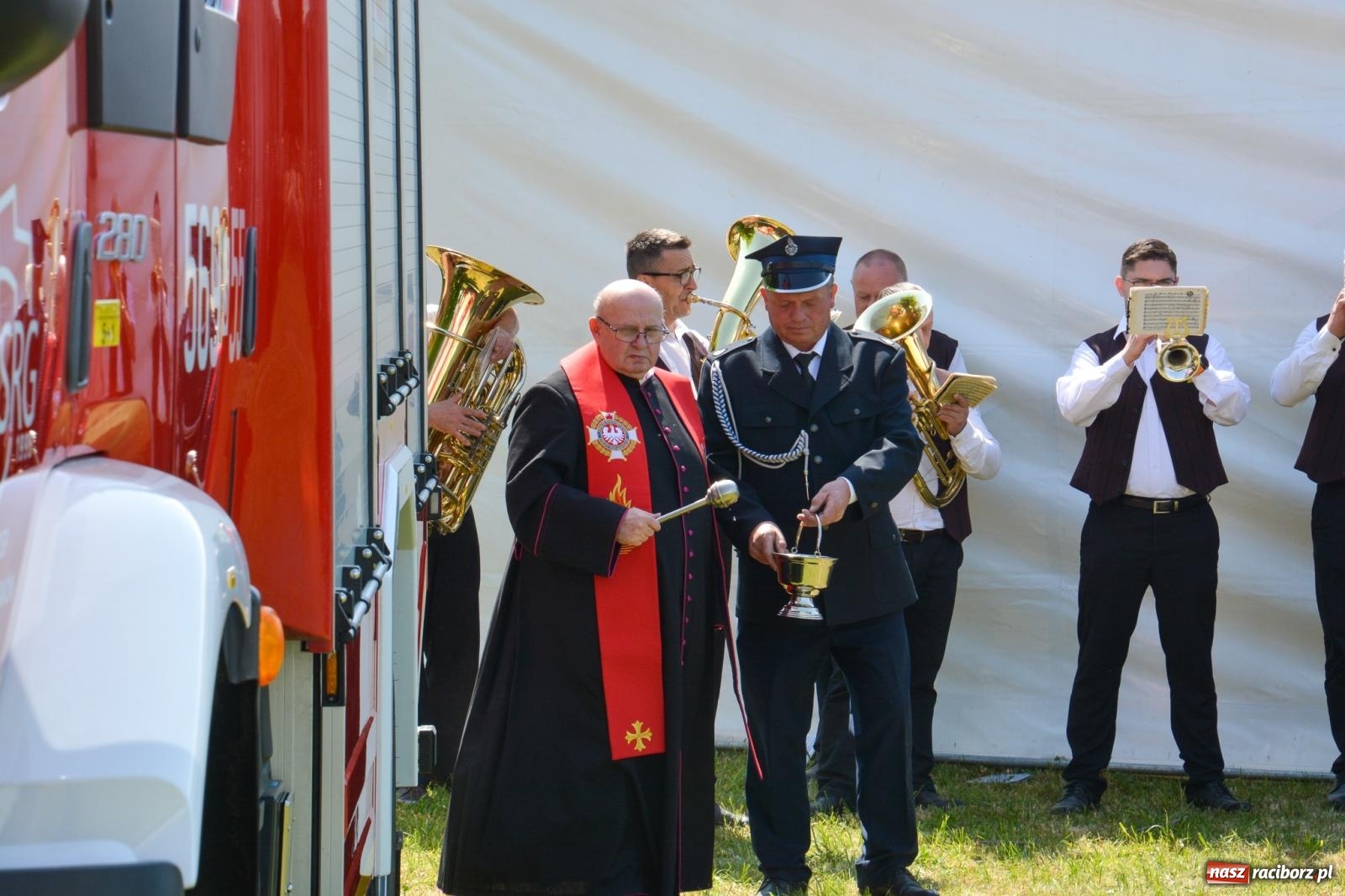 Zdjęcie w galerii na portalu naszraciborz.pl: Cyprzanowska OSP świętuje 140-lecie. Na urodziny dostała nowy wóz bojowy wiadomości z regionu