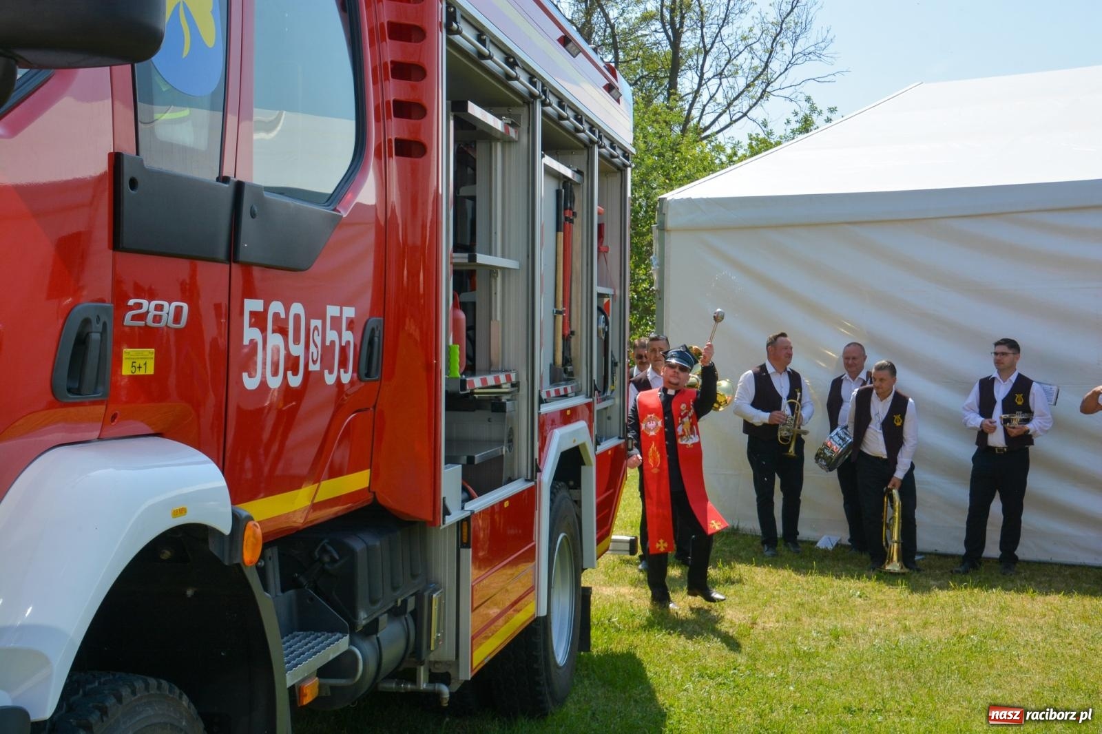 Zdjęcie w galerii na portalu naszraciborz.pl: Cyprzanowska OSP świętuje 140-lecie. Na urodziny dostała nowy wóz bojowy wiadomości z regionu