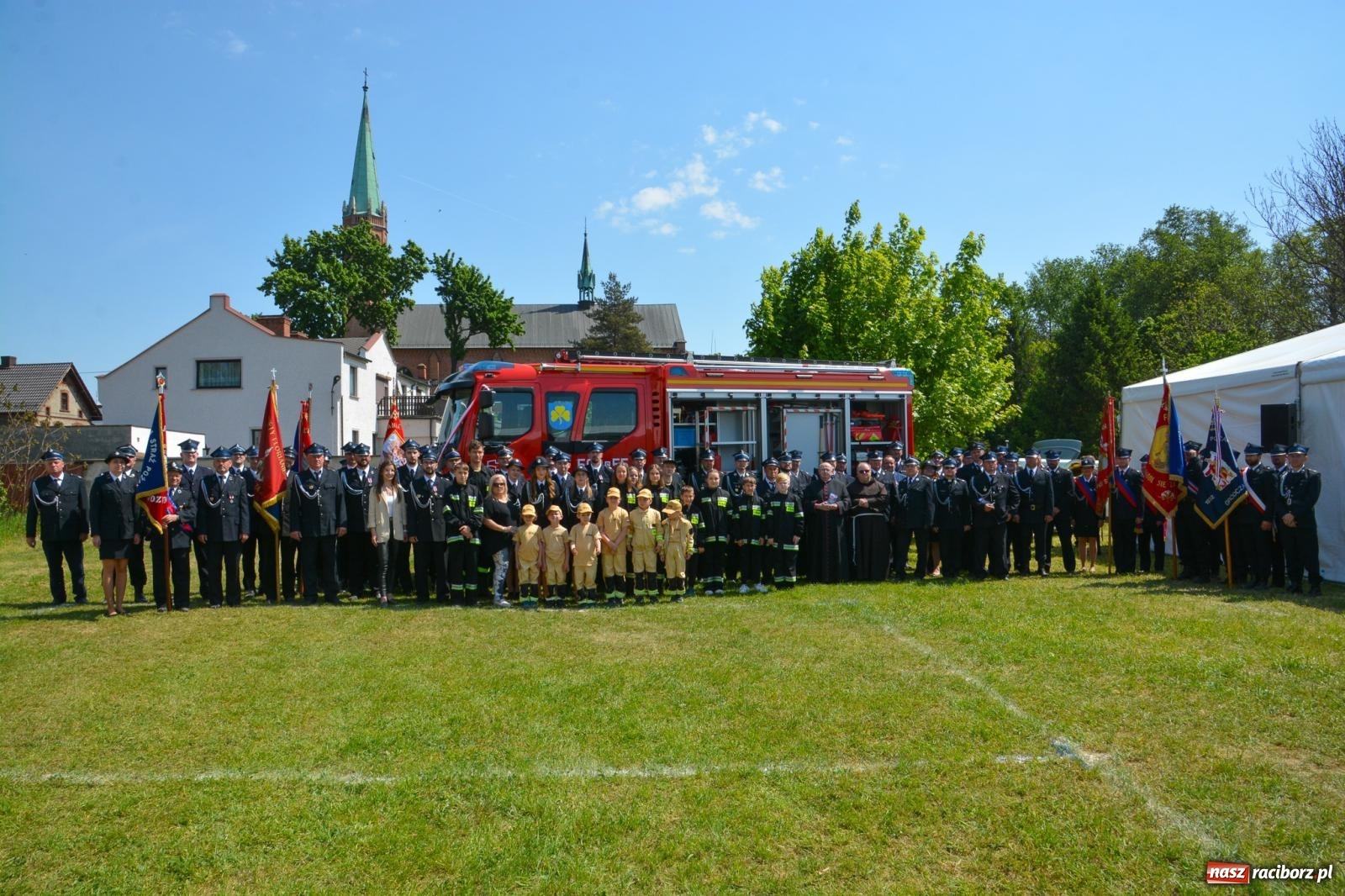 Zdjęcie w galerii na portalu naszraciborz.pl: Cyprzanowska OSP świętuje 140-lecie. Na urodziny dostała nowy wóz bojowy wiadomości z regionu