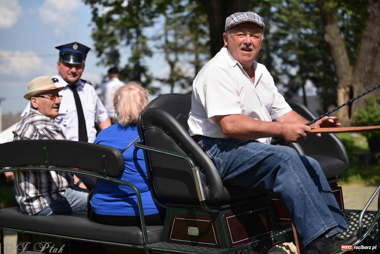 Zdjęcie w galerii na portalu naszraciborz.pl: Na pamiątkę wielkiego gradobicia. 147. procesja w Pogrzebieniu [FOTO i WIDEO] wiadomości z regionu