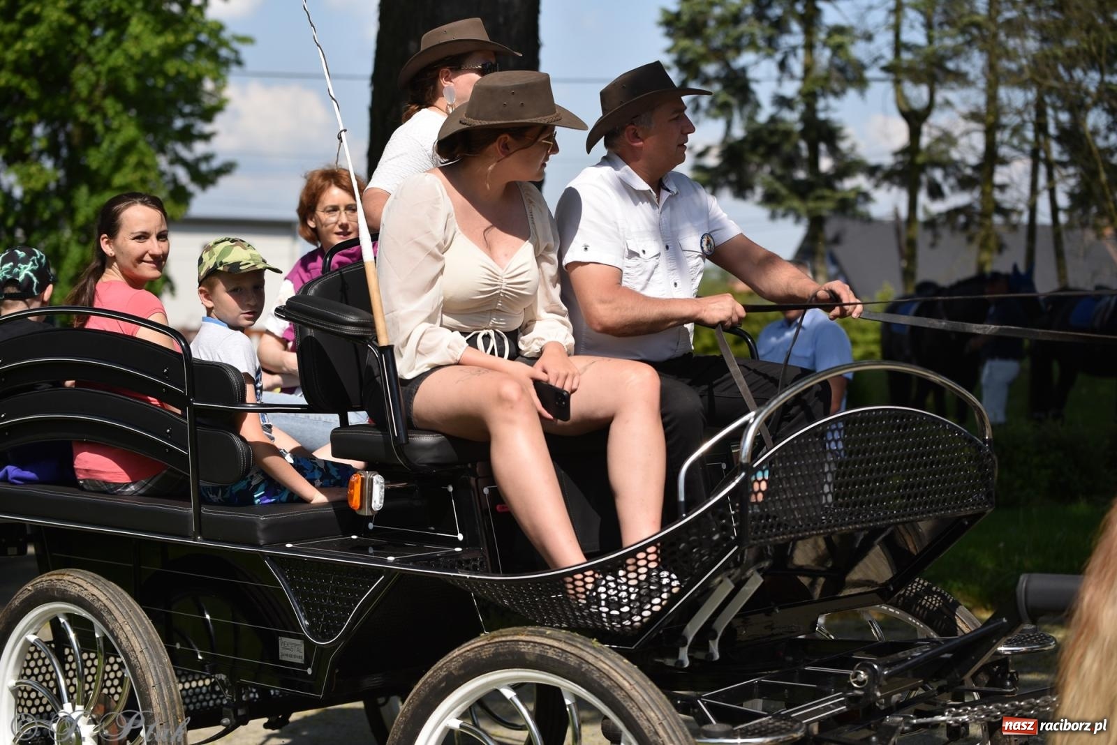 Zdjęcie w galerii na portalu naszraciborz.pl: Na pamiątkę wielkiego gradobicia. 147. procesja w Pogrzebieniu [FOTO i WIDEO] wiadomości z regionu