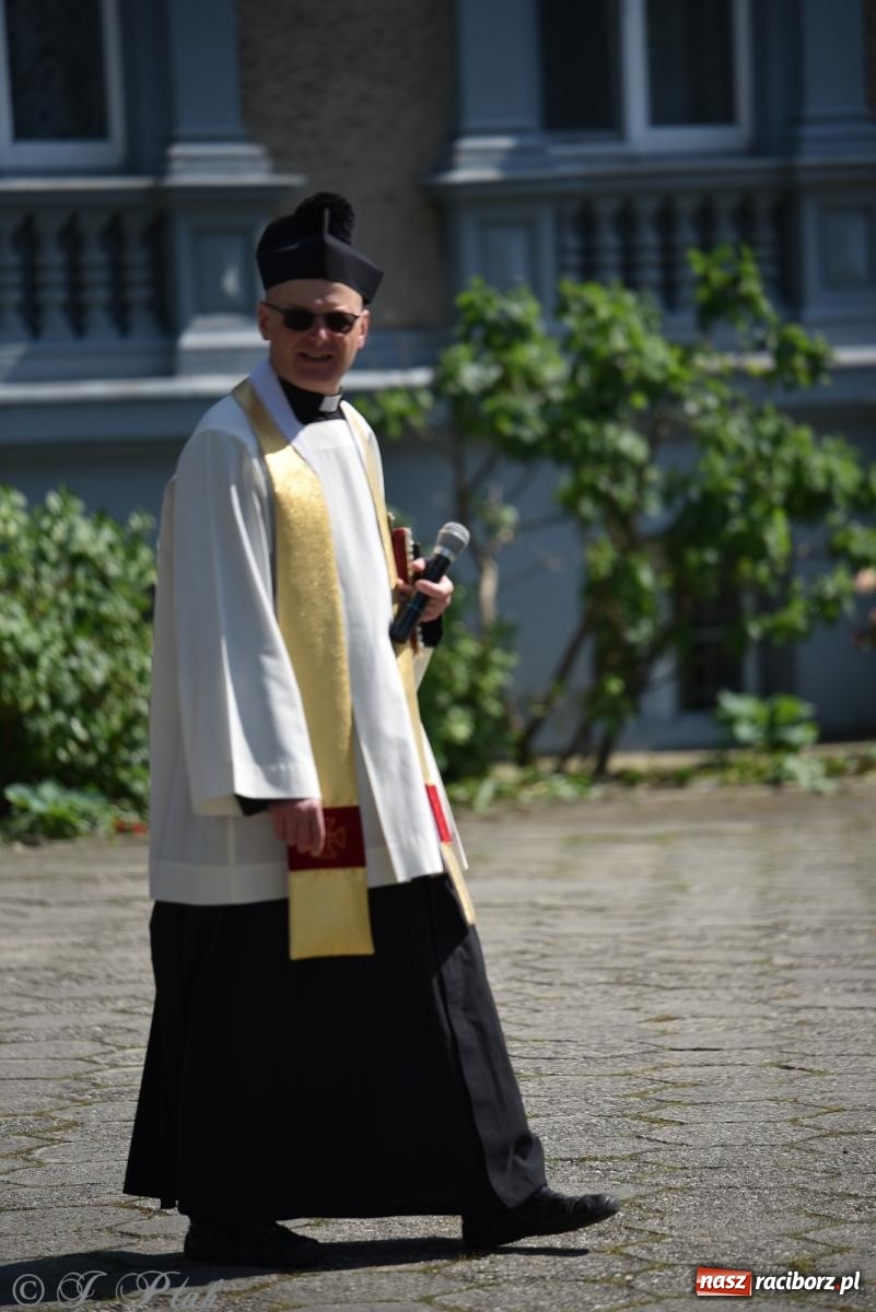 Zdjęcie w galerii na portalu naszraciborz.pl: Na pamiątkę wielkiego gradobicia. 147. procesja w Pogrzebieniu [FOTO i WIDEO] wiadomości z regionu