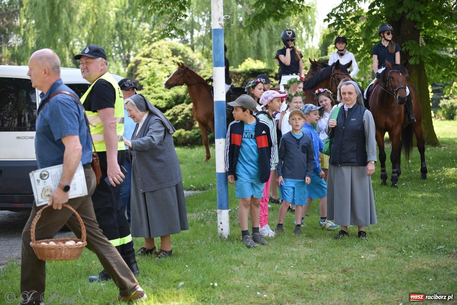Zdjęcie w galerii na portalu naszraciborz.pl: Na pamiątkę wielkiego gradobicia. 147. procesja w Pogrzebieniu [FOTO i WIDEO] wiadomości z regionu
