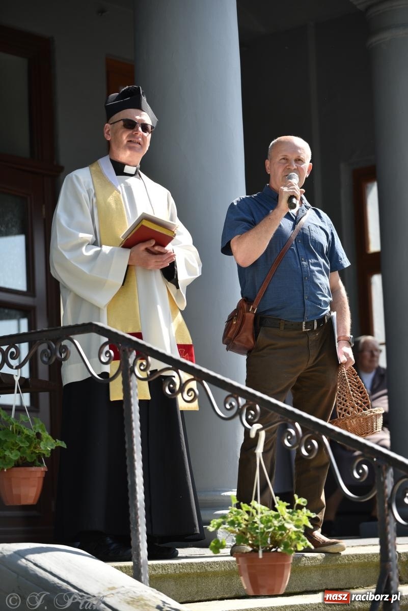 Zdjęcie w galerii na portalu naszraciborz.pl: Na pamiątkę wielkiego gradobicia. 147. procesja w Pogrzebieniu [FOTO i WIDEO] wiadomości z regionu