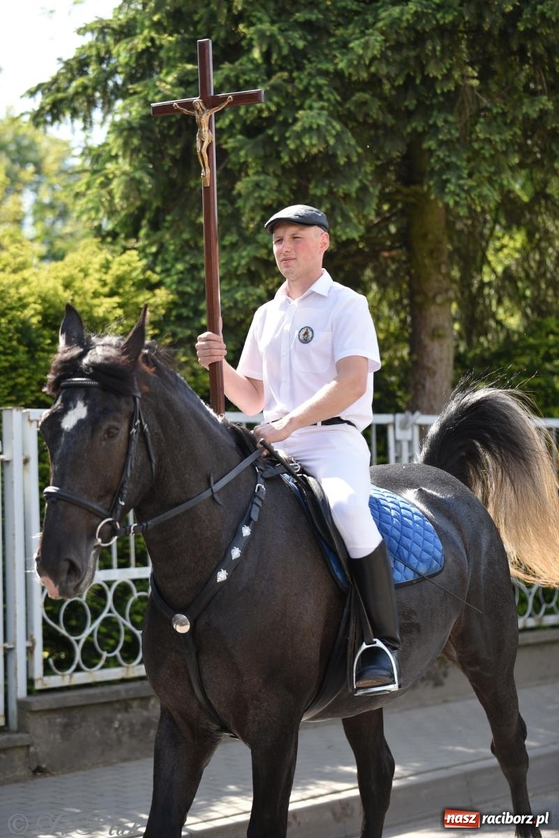 Zdjęcie w galerii na portalu naszraciborz.pl: Na pamiątkę wielkiego gradobicia. 147. procesja w Pogrzebieniu [FOTO i WIDEO] wiadomości z regionu