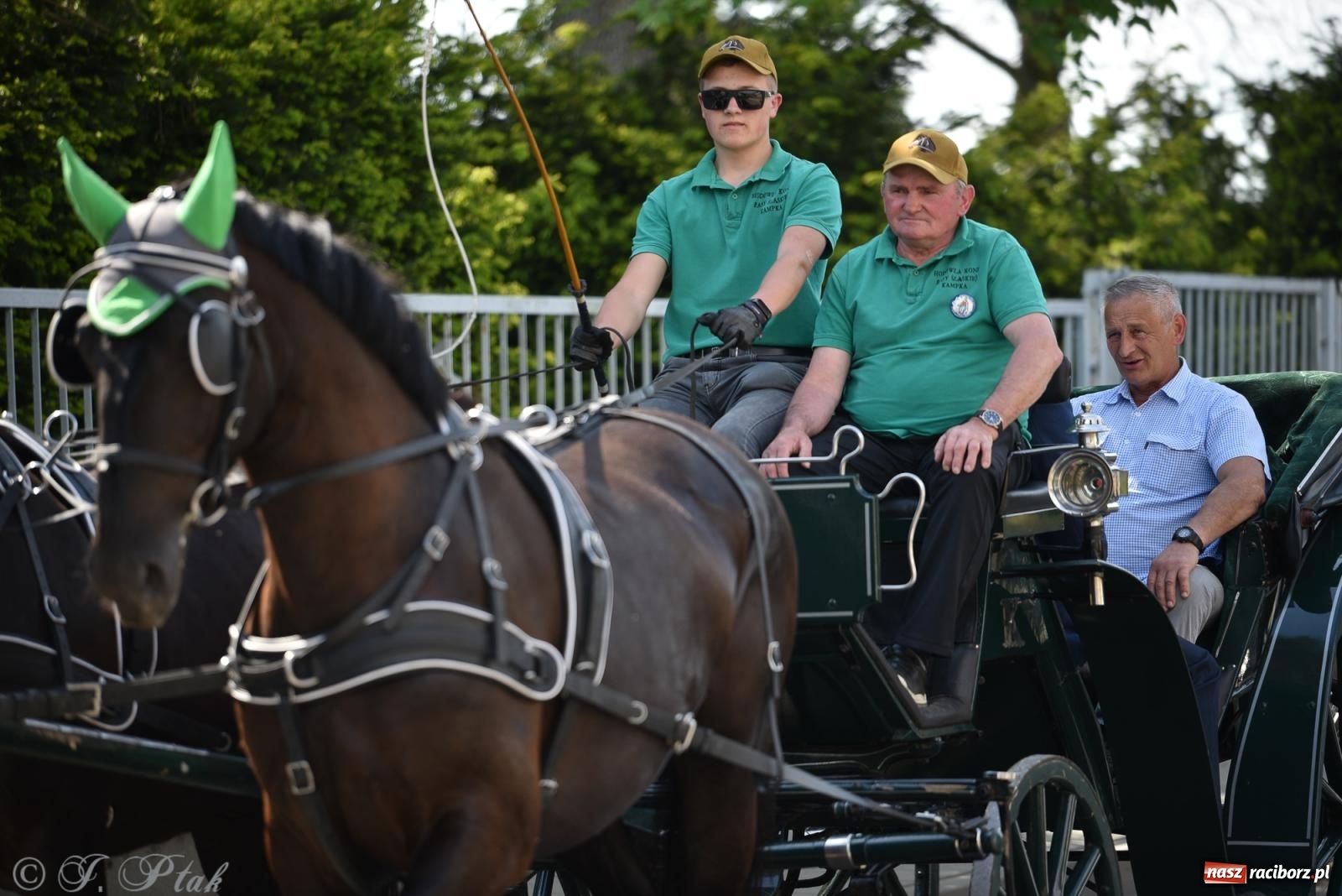 Zdjęcie w galerii na portalu naszraciborz.pl: Na pamiątkę wielkiego gradobicia. 147. procesja w Pogrzebieniu [FOTO i WIDEO] wiadomości z regionu