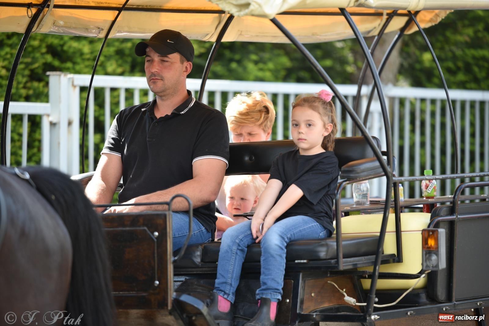 Zdjęcie w galerii na portalu naszraciborz.pl: Na pamiątkę wielkiego gradobicia. 147. procesja w Pogrzebieniu [FOTO i WIDEO] wiadomości z regionu