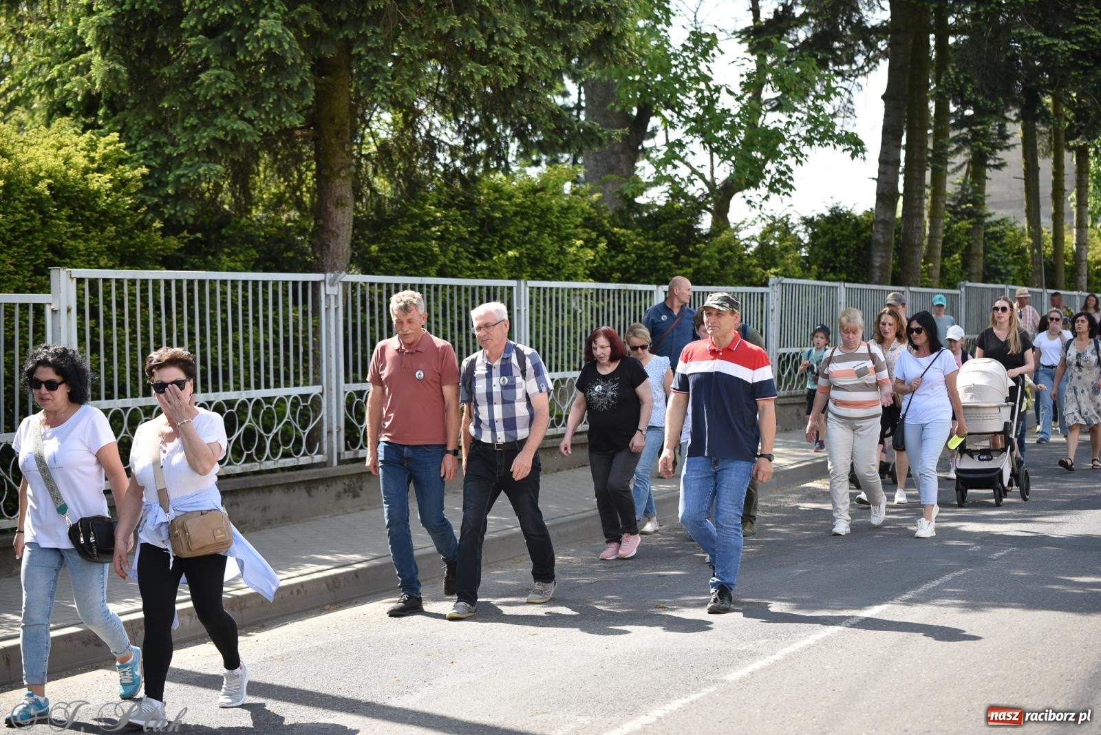 Zdjęcie w galerii na portalu naszraciborz.pl: Na pamiątkę wielkiego gradobicia. 147. procesja w Pogrzebieniu [FOTO i WIDEO] wiadomości z regionu