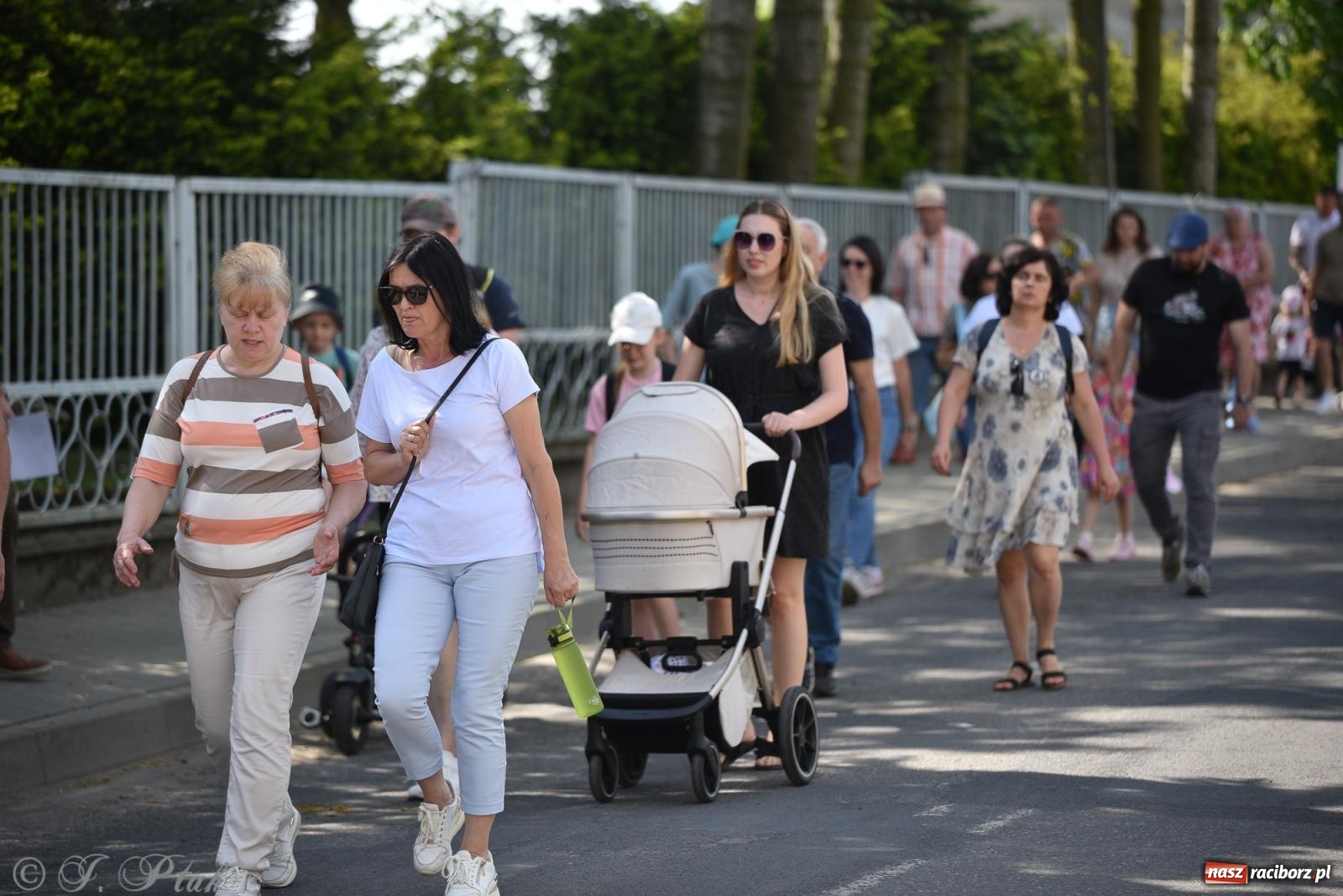 Zdjęcie w galerii na portalu naszraciborz.pl: Na pamiątkę wielkiego gradobicia. 147. procesja w Pogrzebieniu [FOTO i WIDEO] wiadomości z regionu