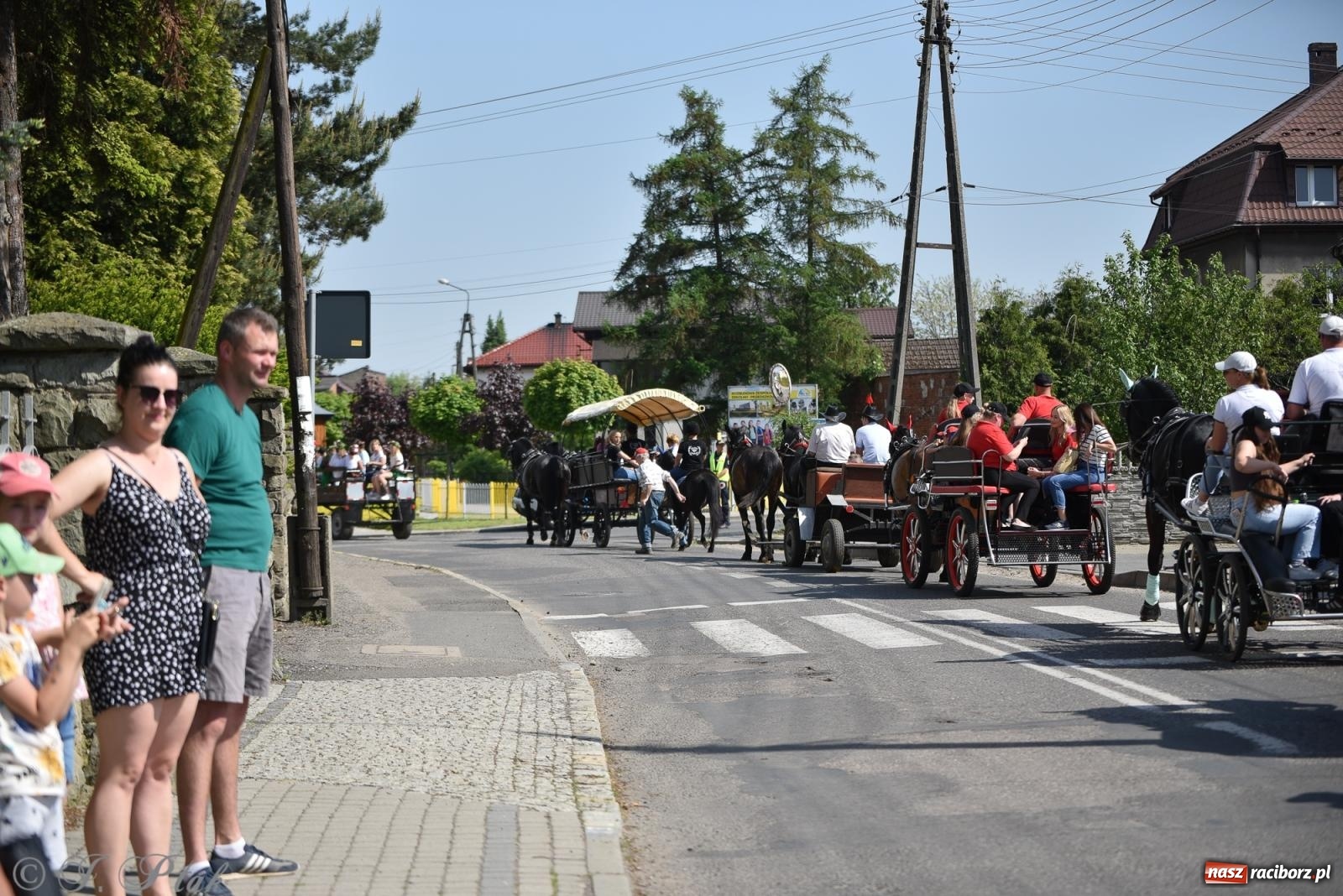 Zdjęcie w galerii na portalu naszraciborz.pl: Na pamiątkę wielkiego gradobicia. 147. procesja w Pogrzebieniu [FOTO i WIDEO] wiadomości z regionu