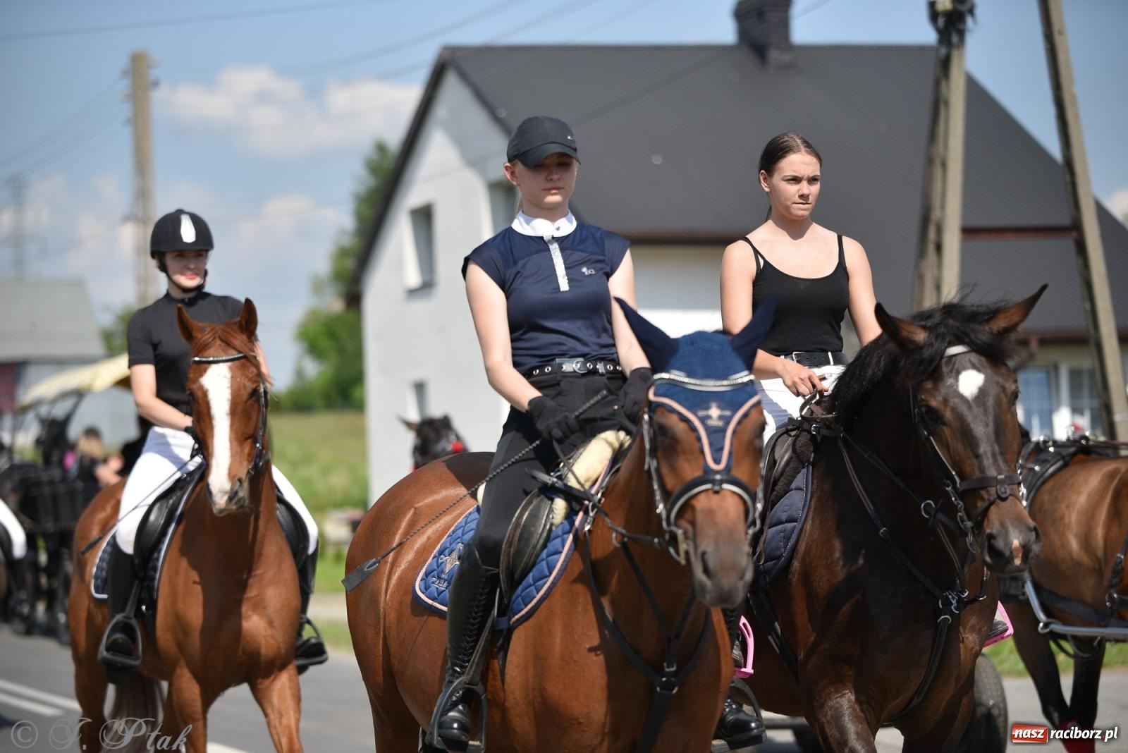Zdjęcie w galerii na portalu naszraciborz.pl: Na pamiątkę wielkiego gradobicia. 147. procesja w Pogrzebieniu [FOTO i WIDEO] wiadomości z regionu