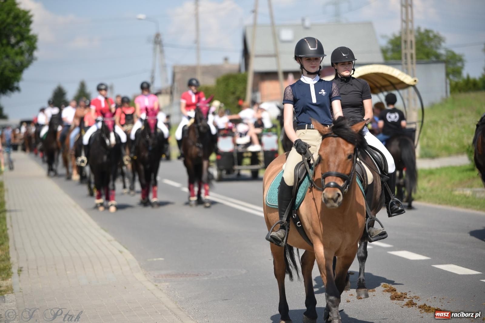 Zdjęcie w galerii na portalu naszraciborz.pl: Na pamiątkę wielkiego gradobicia. 147. procesja w Pogrzebieniu [FOTO i WIDEO] wiadomości z regionu