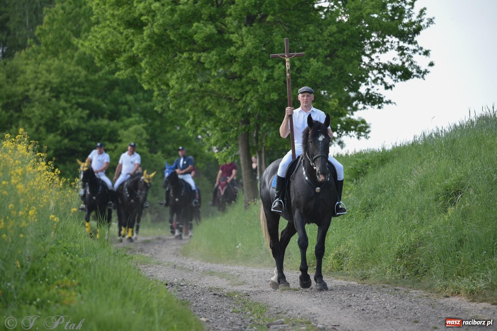 Zdjęcie w galerii na portalu naszraciborz.pl: Na pamiątkę wielkiego gradobicia. 147. procesja w Pogrzebieniu [FOTO i WIDEO] wiadomości z regionu