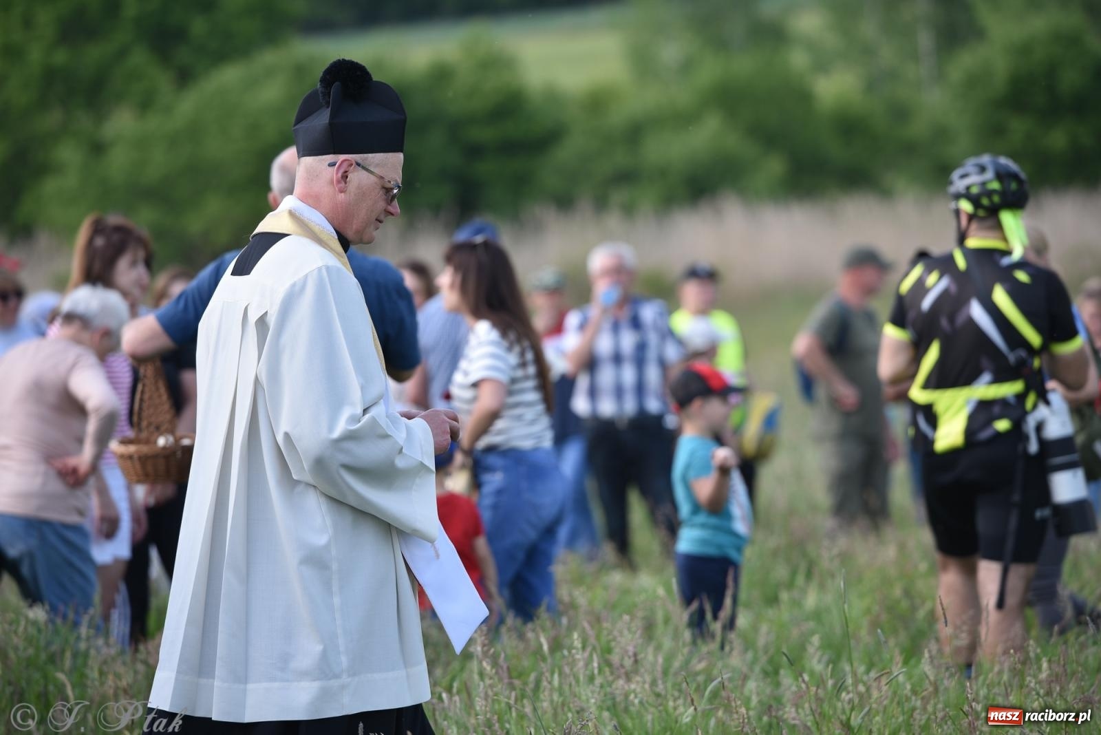 Zdjęcie w galerii na portalu naszraciborz.pl: Na pamiątkę wielkiego gradobicia. 147. procesja w Pogrzebieniu [FOTO i WIDEO] wiadomości z regionu