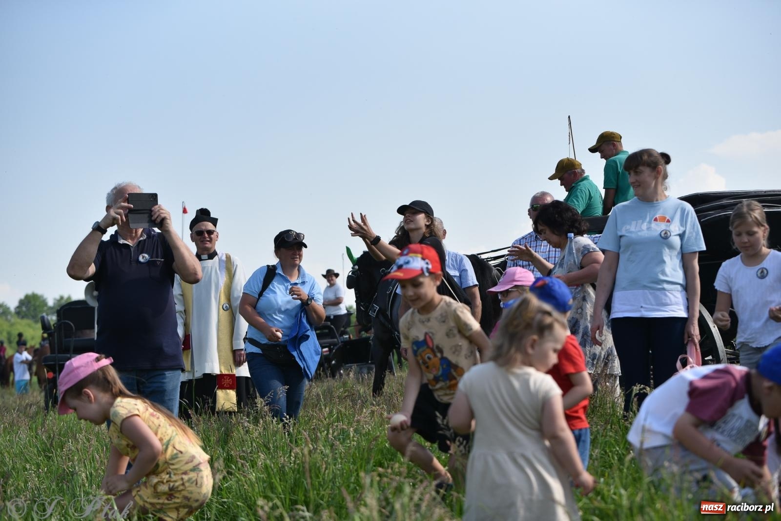 Zdjęcie w galerii na portalu naszraciborz.pl: Na pamiątkę wielkiego gradobicia. 147. procesja w Pogrzebieniu [FOTO i WIDEO] wiadomości z regionu