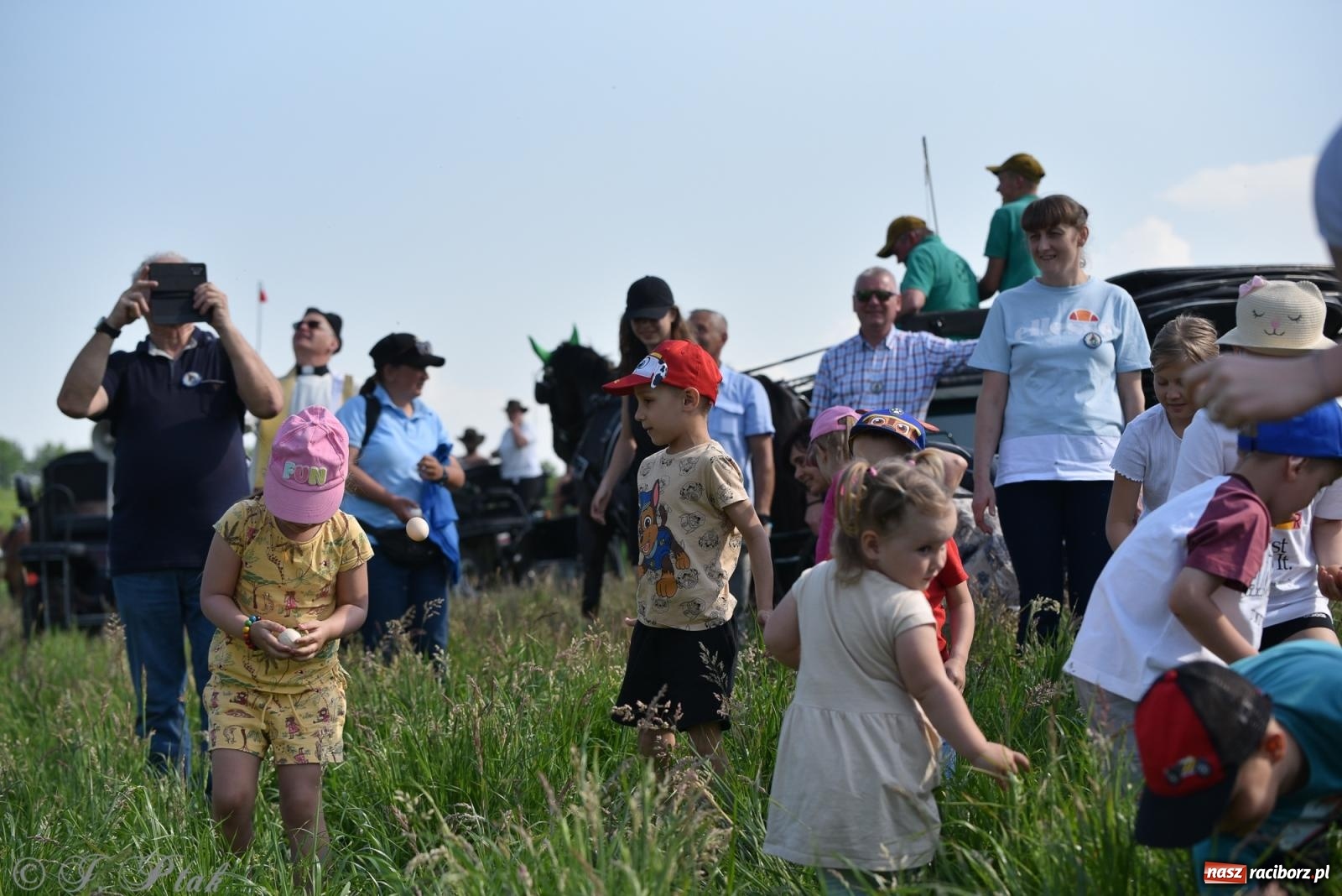 Zdjęcie w galerii na portalu naszraciborz.pl: Na pamiątkę wielkiego gradobicia. 147. procesja w Pogrzebieniu [FOTO i WIDEO] wiadomości z regionu