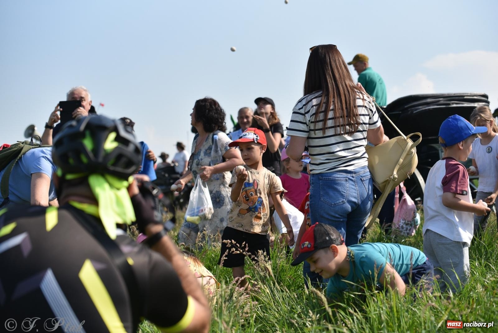 Zdjęcie w galerii na portalu naszraciborz.pl: Na pamiątkę wielkiego gradobicia. 147. procesja w Pogrzebieniu [FOTO i WIDEO] wiadomości z regionu