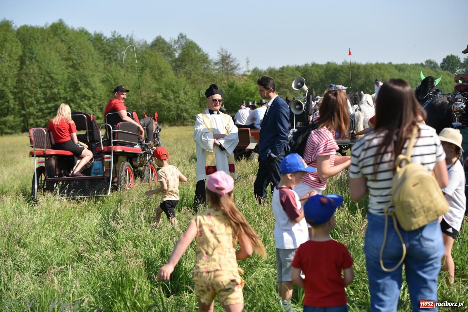 Zdjęcie w galerii na portalu naszraciborz.pl: Na pamiątkę wielkiego gradobicia. 147. procesja w Pogrzebieniu [FOTO i WIDEO] wiadomości z regionu