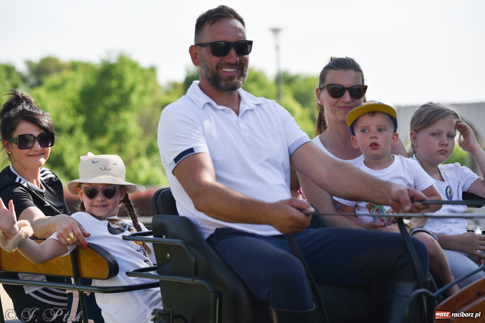 Zdjęcie w galerii na portalu naszraciborz.pl: Na pamiątkę wielkiego gradobicia. 147. procesja w Pogrzebieniu [FOTO i WIDEO] wiadomości z regionu
