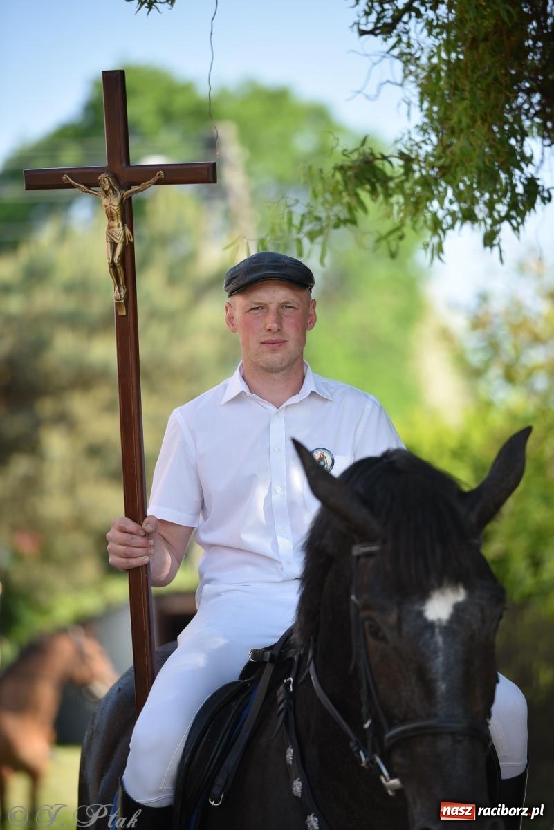 Zdjęcie w galerii na portalu naszraciborz.pl: Na pamiątkę wielkiego gradobicia. 147. procesja w Pogrzebieniu [FOTO i WIDEO] wiadomości z regionu