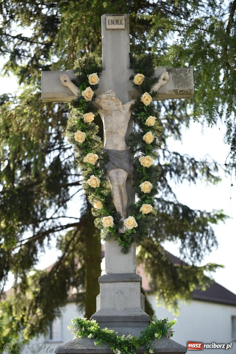 Zdjęcie w galerii na portalu naszraciborz.pl: Na pamiątkę wielkiego gradobicia. 147. procesja w Pogrzebieniu [FOTO i WIDEO] wiadomości z regionu